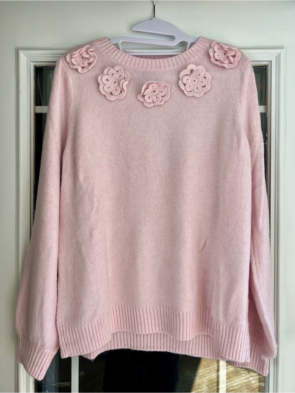 crown & ivy Light Pink Floral Appliqué Crewneck Sweater